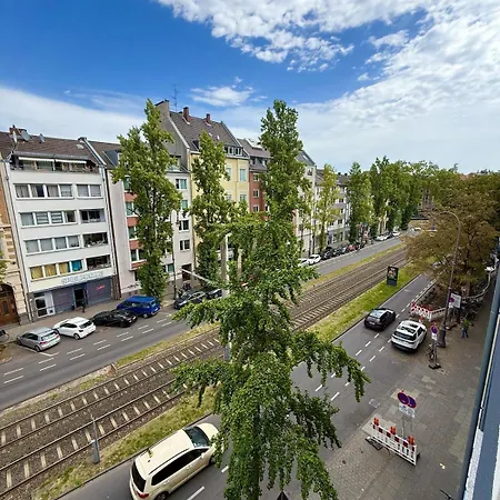 Frisch Saniertes Design-studio Am Chlodwigplatz Keulen